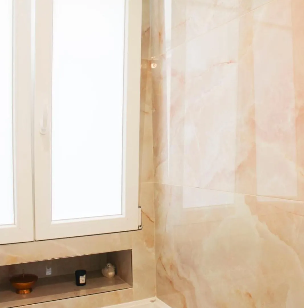 Bright Apartment With View And Comfort Paris