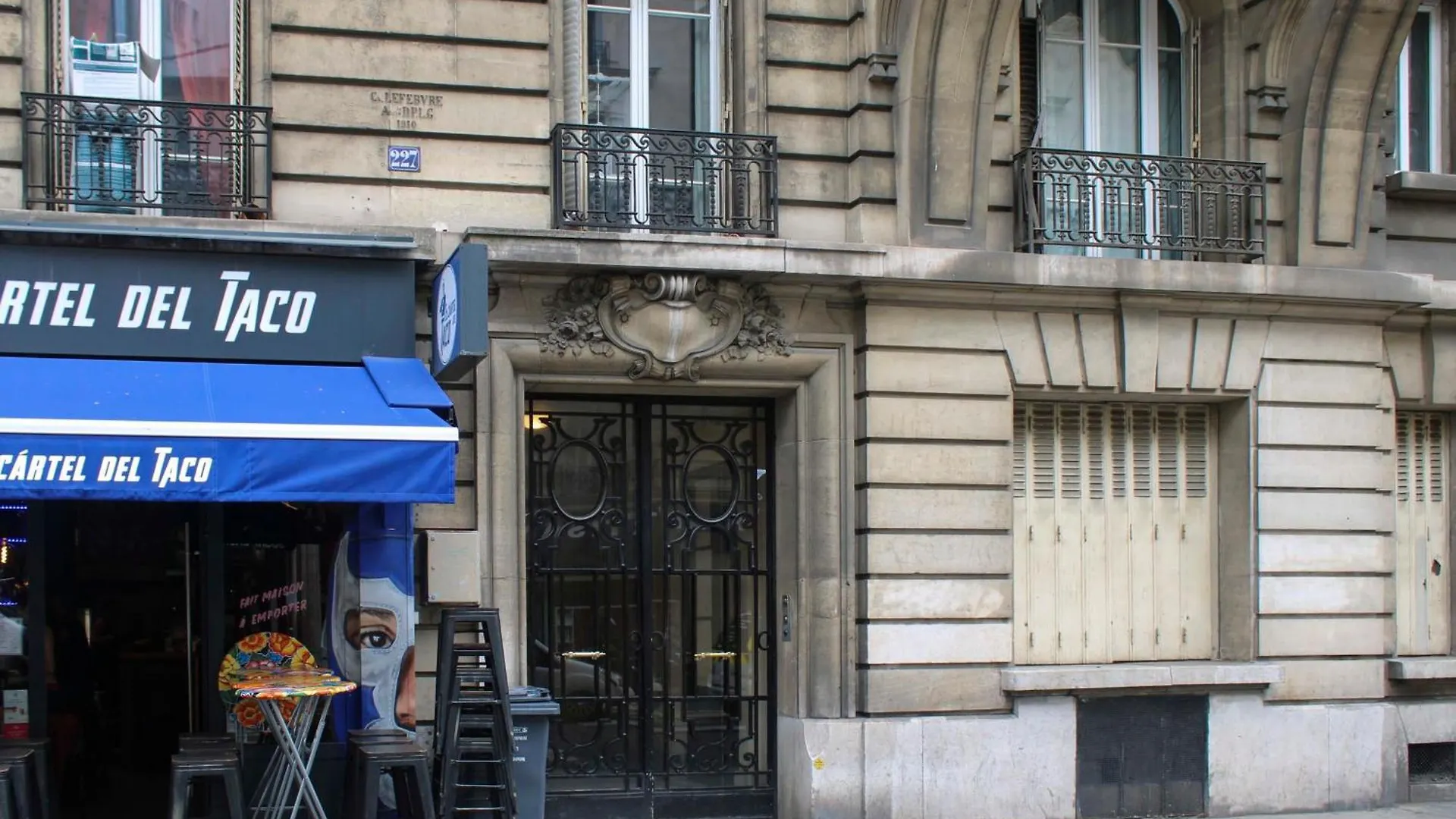 Bright Apartment With View And Comfort Paris France