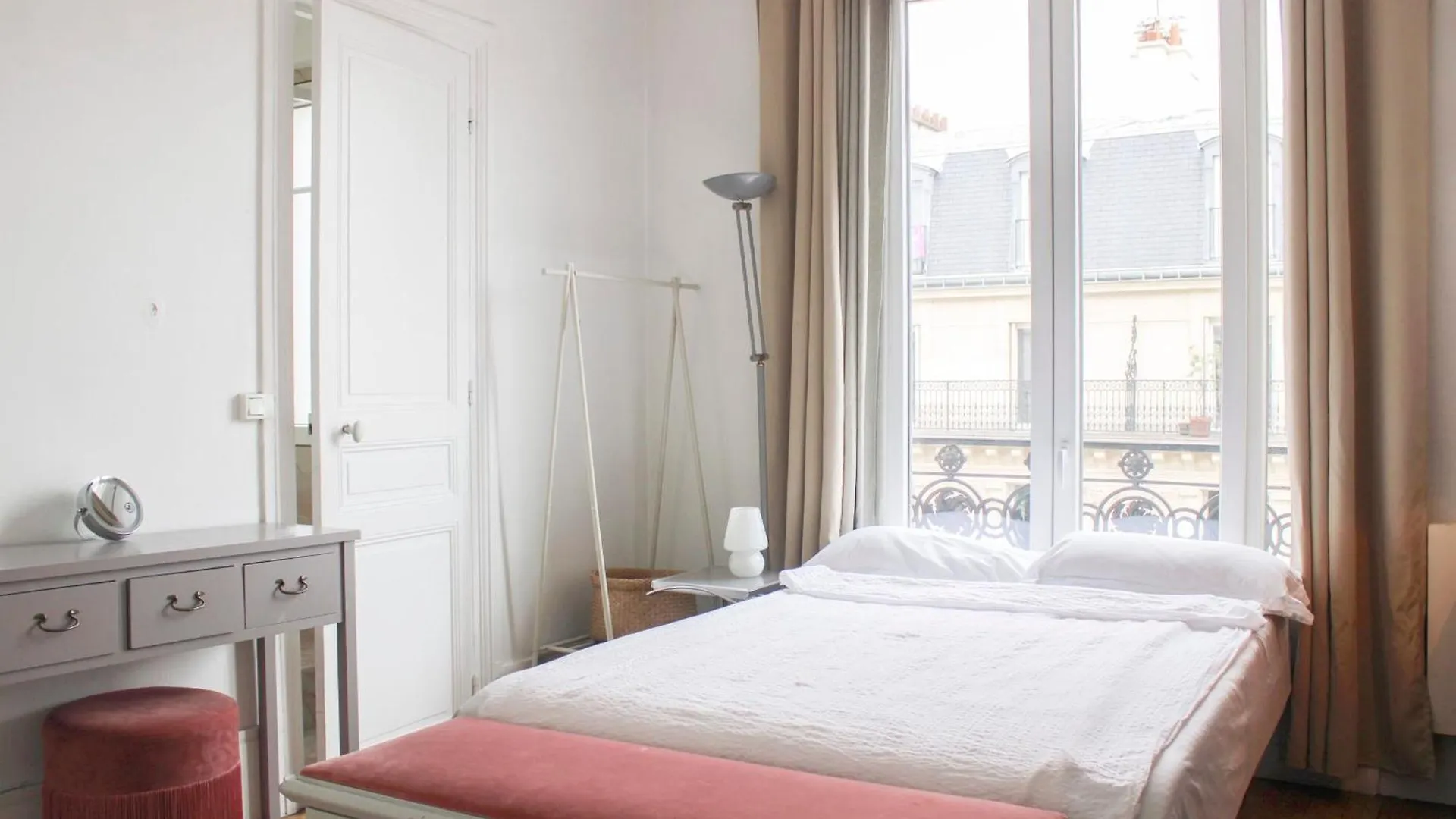 Bright Apartment With View And Comfort Paris 0*,  France