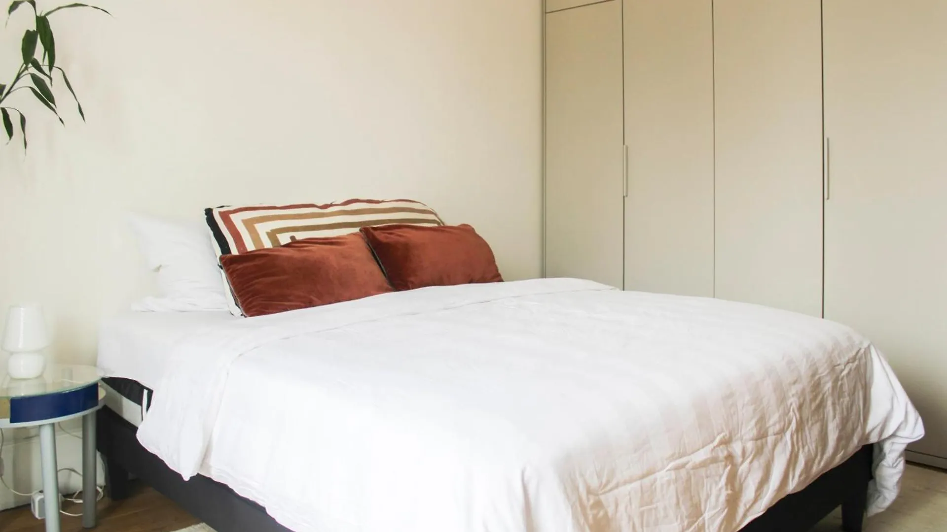 Bright Apartment With View And Comfort Paris
