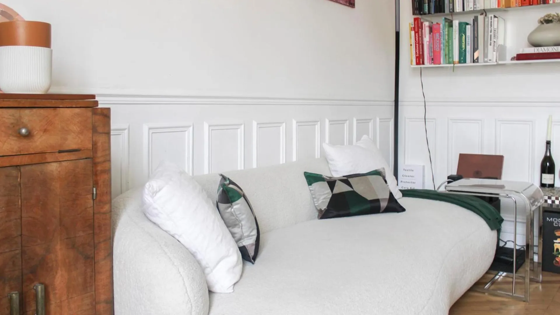 Bright Apartment With View And Comfort París 0*,  Francia